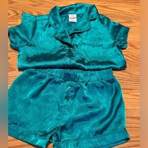 6/6x girls more than magic satin pjs. So cute! Great shape
